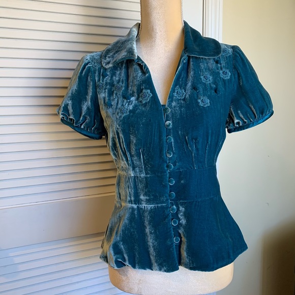 Anthropologie Tops - Anthropology cap sleeve Teal coat